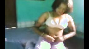 हौशी व्हिडिओमध्ये भारतीय पत्नीने पतीसाठी स्वत: ला हस्तमैथुन केले आणि बोटे दिली 0 मिन 50 सेकंद