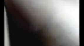 Hint seks video featuring bir sevimli Bengalce kız Mastürbasyon ve parmak kendini için orgazm 3 dakika 40 saniyelik