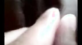 Hint seks video featuring bir sevimli Bengalce kız Mastürbasyon ve parmak kendini için orgazm 7 dakika 40 saniyelik