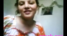 Indische sexvideos mit arabischen cpl-Mädchen 1 min 10 s
