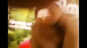 インドのセックスビデオのデジガールズ - カビヤマダバノルの最もホットな出会い 1 分 20 秒