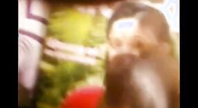 インドのセックスビデオのデジガールズ - カビヤマダバノルの最もホットな出会い 1 分 40 秒
