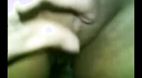 印度性爱录像带，有一个喜欢吸吮的mallu女孩 2 敏 00 sec