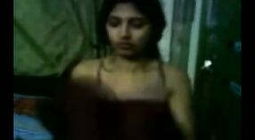 印度性爱录像带，有一个喜欢吸吮的mallu女孩 0 敏 40 sec
