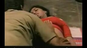 Gadis Desi dalam Adegan Kamar Tidur yang Keras 1 min 00 sec