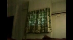હોટલના રૂમમાં એક યુવાન દંપતિને દર્શાવતા ભારતીય સેક્સ વિડિઓ 2 મીન 50 સેકન્ડ