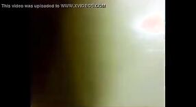 Indiano sesso video con un Mallu chechi seni manhandled 1 min 50 sec