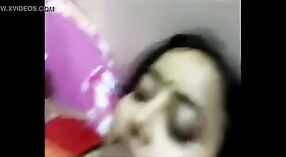 मल्लू चेचीचे स्तन हाताळणारे भारतीय सेक्स व्हिडिओ 2 मिन 00 सेकंद