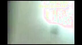 देसी दासी सोनिया तिच्या प्रियकराने हौशी व्हिडिओमध्ये चोदली 2 मिन 10 सेकंद