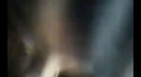 அமெச்சூர் இந்திய ஆபாச வீடியோ தனது வேலைக்காரனால் அம்பலப்படுத்தப்பட்ட ஒரு கவர்ச்சியான நபரின் இல்லத்தரசி இடம்பெறும் 1 நிமிடம் 50 நொடி