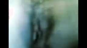 हौशी व्हिडिओमध्ये मालकाच्या लीक झालेल्या एमएमएसने भारतीय दासी चोदले 2 मिन 20 सेकंद