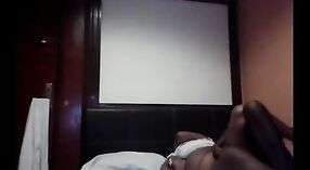 Tombul bir hizmetçinin vücuduna sahip Hint seks videosu 7 dakika 20 saniyelik