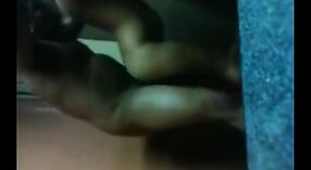 Indiano Sesso Video: Orissa Cameriera Prende Scopata da Lei Capo 1 min 50 sec
