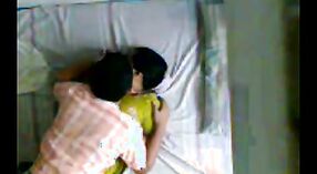 Indyjski seks wideo featuring a pokojówka i jej landlord ' s syn 1 / min 30 sec