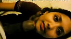 ஒரு சூடான பாகிஸ்தான் மில்ஃப் இடம்பெறும் இந்திய செக்ஸ் திரைப்படம் 1 நிமிடம் 00 நொடி