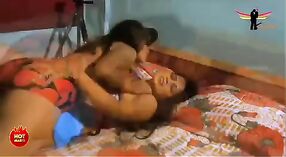 Mallu Auntyと彼女のメイドをフィーチャーしたインドのセックスビデオ 4 分 00 秒