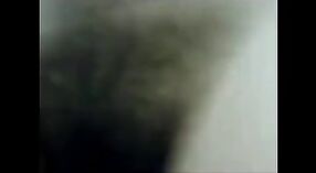 Video de sexo indio amateur con la mariquita de la esposa 1 mín. 20 sec