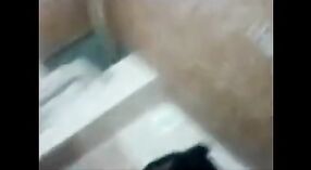 Vidéo de sexe indien amateur mettant en vedette la poule mouillée de sa femme 0 minute 0 sec