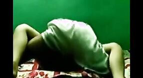 Indisches Sexvideo mit einer Chittagong-Schwester und ihrem Bruder 9 min 30 s
