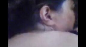 Vidéo porno indienne mettant en vedette une milf aux gros seins 3 minute 00 sec