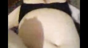 Vidéo porno indienne mettant en vedette une milf aux gros seins 3 minute 10 sec