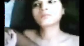 Gadis Desi beraksi: Video Porno Milf 3 min 10 sec