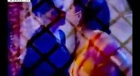 Gadis Desi dalam Video Porno: Aktris Lesbian 0 min 0 sec
