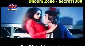 Shakti Kapoorの未知の女優との官能的なキスセッション 0 分 0 秒