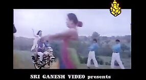 Desi Girls en la Música: Un Video de Sexo Caliente y Humeante 1 mín. 20 sec