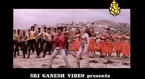 Desi Girls en la Música: Un Video de Sexo Caliente y Humeante 1 mín. 40 sec