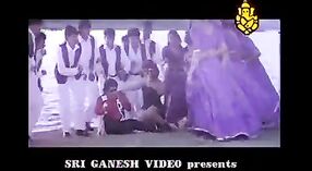 Gadis Desi dalam Musik: Video Seks yang Panas dan Beruap 4 min 30 sec