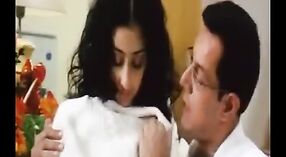 Desi MİLF Manisha Koirala'nın Sıcak Seks Sahnesi 2 dakika 30 saniyelik