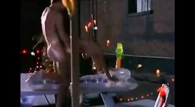 Милфа Дези в горячей сексуальной сцене 2 минута 10 сек