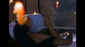 Милфа Дези в горячей сексуальной сцене 1 минута 00 сек