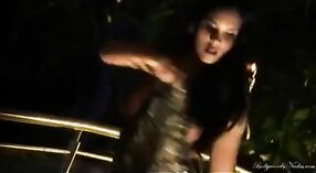 Video Porno India yang Menampilkan Pembukaan Sensual dan Erotis 4 min 00 sec