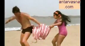 MILF India Leena Chandrawarkar dalam balutan Bikini 2 min 00 sec
