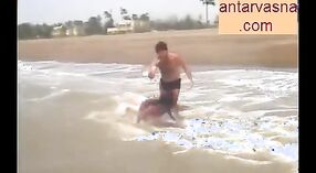 MILF India Leena Chandrawarkar dalam balutan Bikini 2 min 50 sec