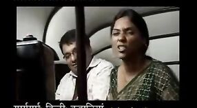 印地语中的德西女孩：色情视频 4 敏 20 sec