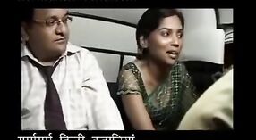 印地语中的德西女孩：色情视频 5 敏 00 sec