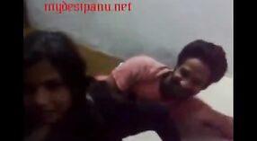 भारतीय सेक्स वीडियो की विशेषता एक निर्देशक और कैमरा आदमी 3 मिन 40 एसईसी