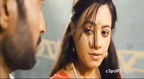 Video seks India yang menampilkan Aisharya, gadis Desi, yang disetubuhi oleh sutradaranya 4 min 50 sec
