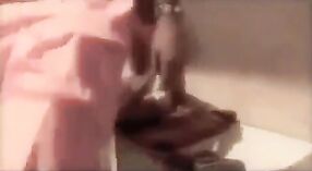 Indisches sexvideo mit einem gefälschten swamiji und einem Ausländer 0 min 30 s