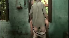 业余印度色情片段，有一个性感的乡村女孩 0 敏 0 sec