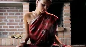 Индийское секс-видео с потрясающей актрисой, дрочащей себя пальцами 1 минута 10 сек