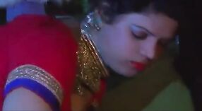 Desi ragazze in un Bollywood b-grade ottenere cattivo in questo amatoriale video porno 0 min 50 sec