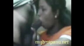 Indiano sesso video featuring aunty da il Sud ufficio giving hersenior's cazzo un boccone 5 min 50 sec