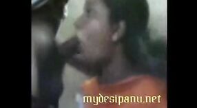 Video de sexo indio con la tía de la oficina Sur que le da un bocado a la polla de su hijo mayor 6 mín. 50 sec