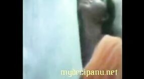 印度性爱录像带，由南方办公室的阿姨举办 0 敏 0 sec