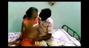 印度性爱录像带，有一个desi女孩和她的阵风 1 敏 40 sec