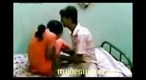印度性爱录像带，有一个desi女孩和她的阵风 2 敏 20 sec